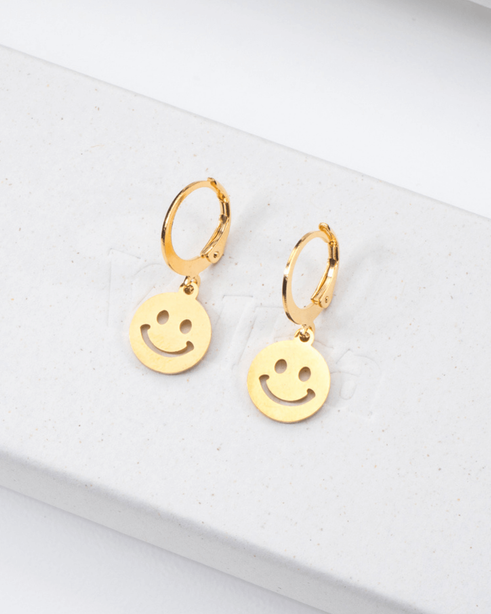 Felice | 18k Gold Plated Smiley Huggie Hoop Earrings