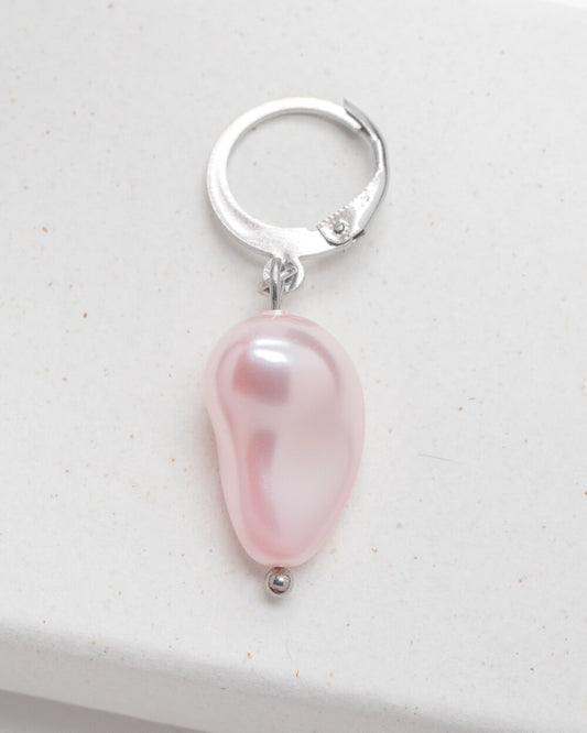 Sabato | Handmade Stainless Steel Baroque Vegan Pearl Huggie Earrings in Baby Pink