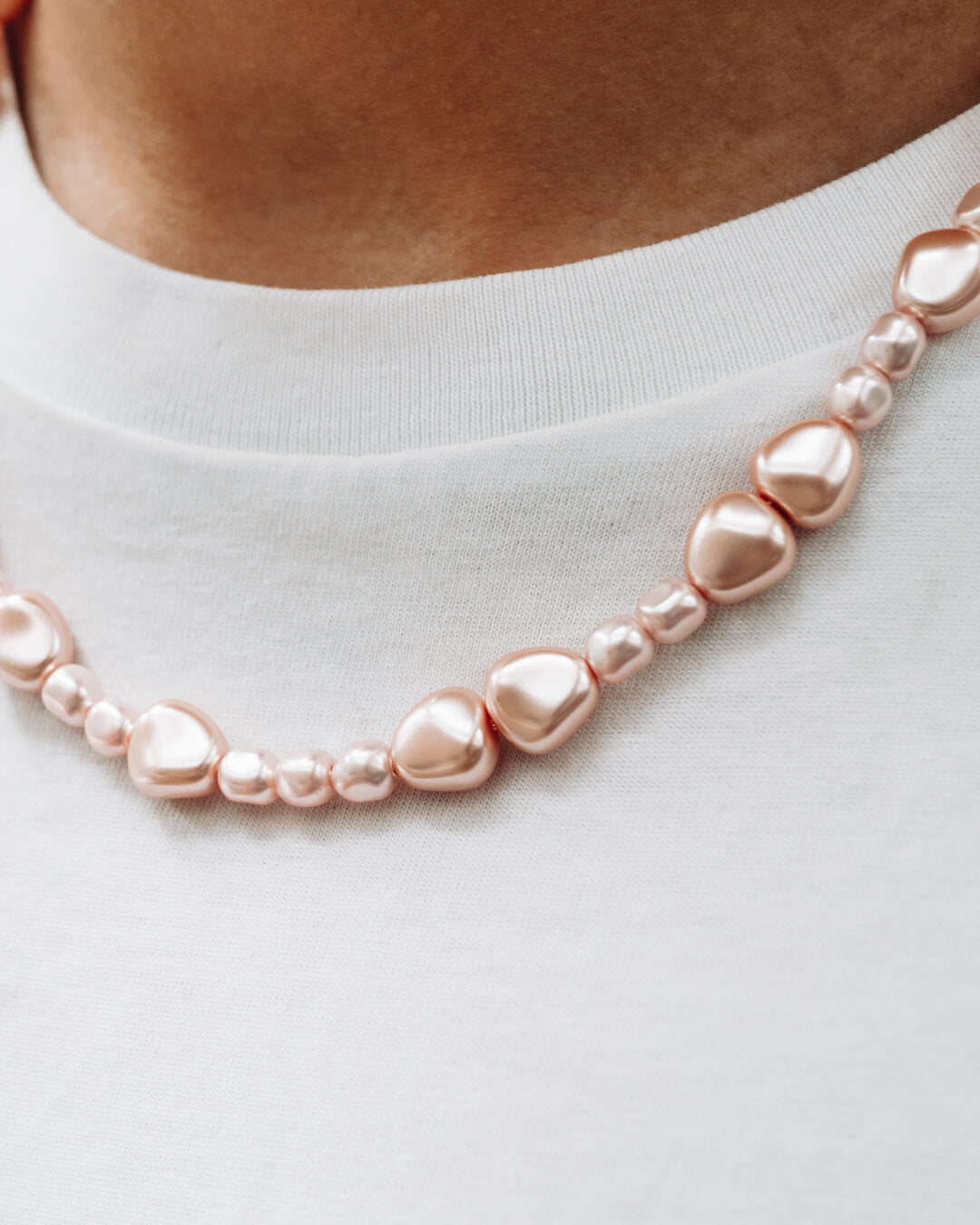La Rosa | Handmade Vegan Pearl Necklace