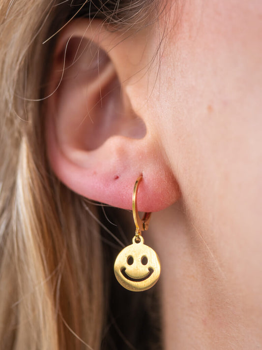 Felice | 18k Gold Plated Smiley Huggie Hoop Earrings